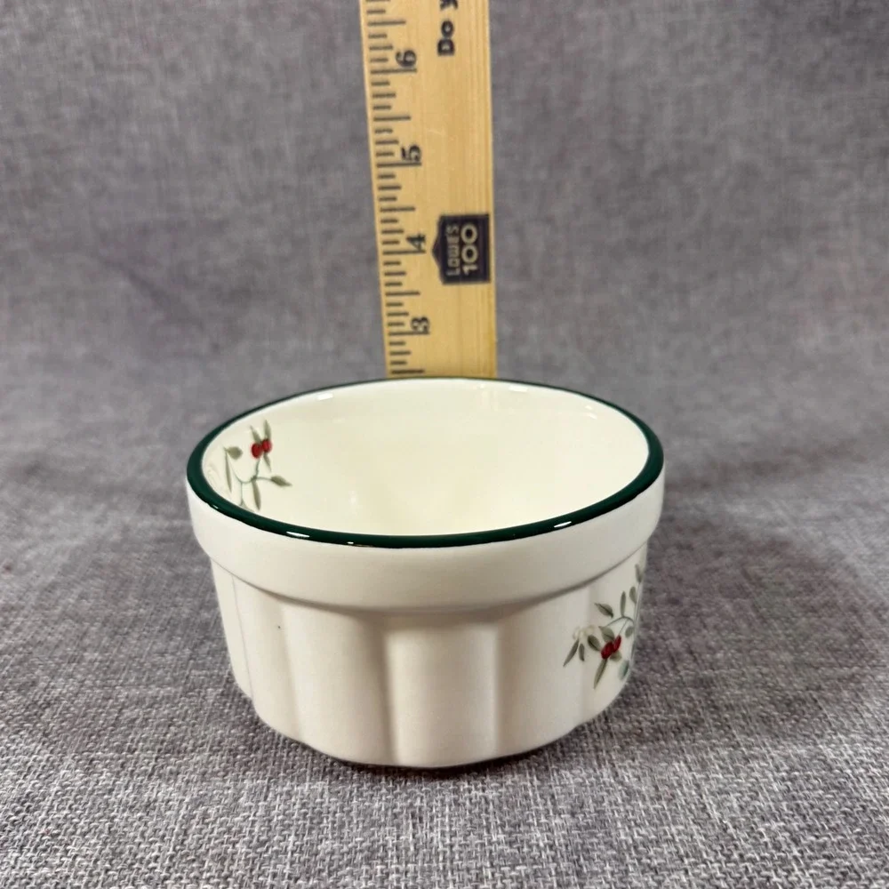 VTG Pfaltzgraff Winterberry Ramekin Dish 4.5